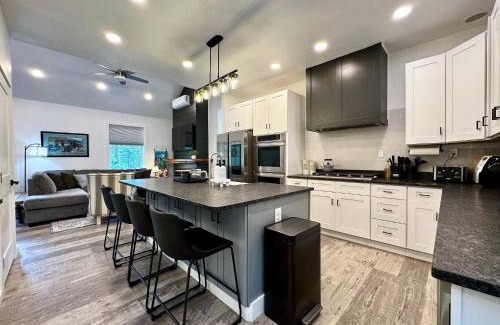 Somers Apartment | New Cabin w Private Hot Tub and Fire Pit