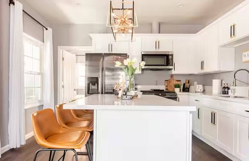East Los Angeles House | NEW Casita Azul in East LA