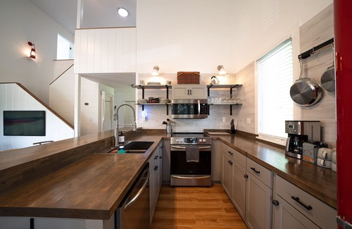 Denver House | NEW Catskills 3-Bedroom Dreamy Home with Panoramic View