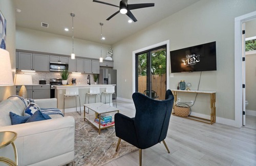 St. Johns House | New & Central 2BR Home w/Patio