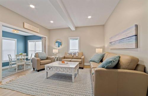 Bellaire House | New Charming 2 Bed Pets Walk to Downtown