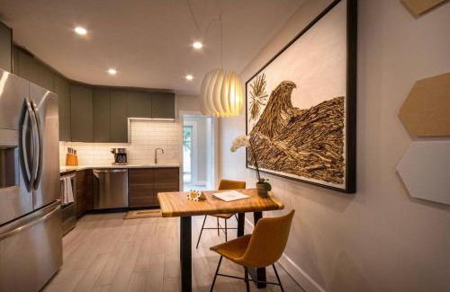 Horton Shores House | NEW! Chic & Cozy Lantana near the Beach & Flagler