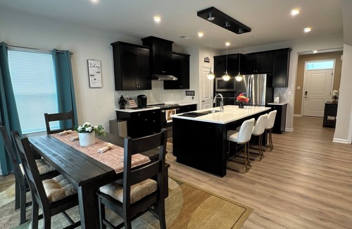 Delmar House | New Coastal Style 4-bedroom house in superb Delmar with fitness room, WiFi, AC