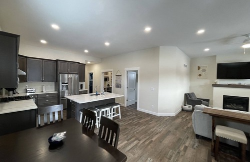 Clear Lake House | New Construction Home, 1 block to Legendary Surf District/Blocks to downtown