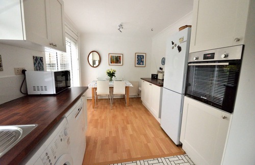 Alresford House | NEW! Cosy house, a train spotter's delight