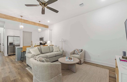 Youngsville House | NEW Cottage Downtown Sports Complex King Beds