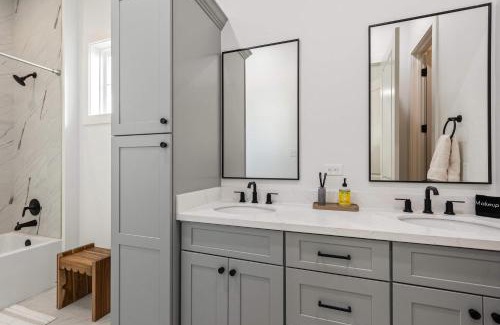 Youngsville House | New cottage near Sports Complex with King Beds