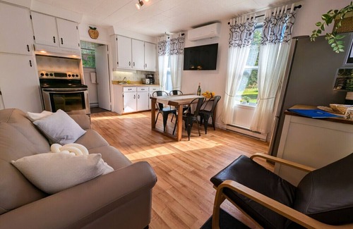 Saint-Tite-des-Caps Ski Chalet | New! Cozy and friendly chalet with spa & BBQ