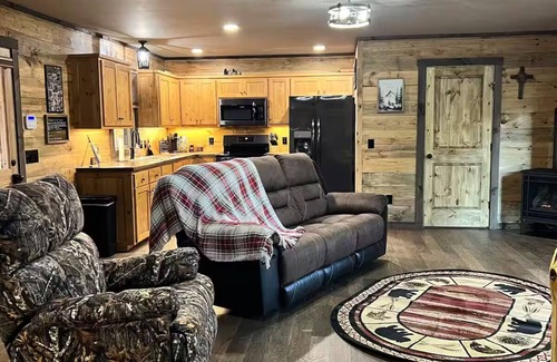 State Road Cabin | New Cozy Cabin in the Blue Ridge Mountains, Wineries, Private & Secluded