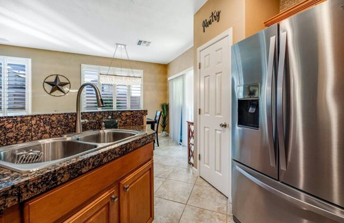 Anthem House | NEW! Cozy desert getaway with private backyard and seasonal pool!