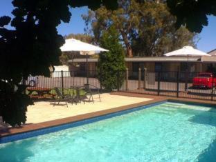 Seymour Hotel | New Crossing Place Motel