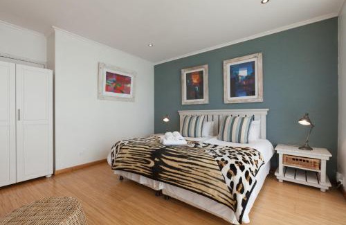Mouille Point Apartment | New Cumberland 501 by CTHA
