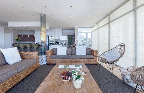 Mouille Point Apartment | New Cumberland 501 by CTHA