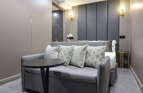 Singapore River Apartment | New Deluxe 2 Bedroom APT/WIFI @ Somerset/Orchard Area