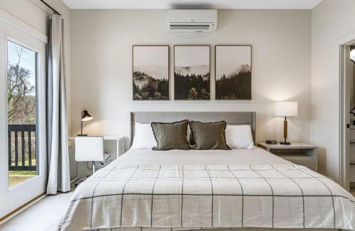 Kenilworth House | New Designer 1 Bed Home, Walk to Biltmore Village