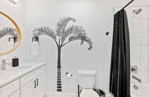 St. Augustine House | New-Dog Friendly,Hot Tub, Fire-pit, 1 mile to DTWN