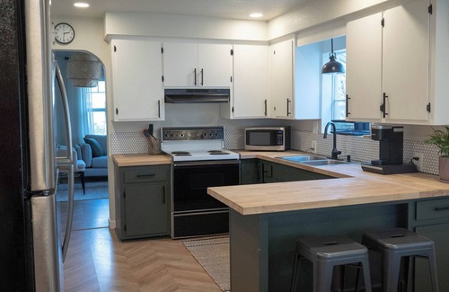 West Eugene Cottage | NEW DOWNTOWN COTTAGE- Near U of O Campus