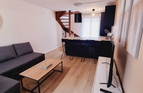 Neauphle-le-Chateau Apartment | New duplex with parking