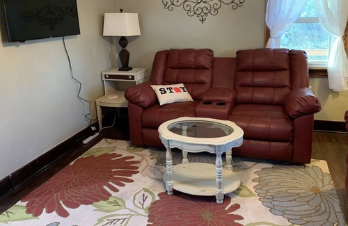 Middletown House | NEW!! Easy access to sites in Central PA - Great for Families / Romantic Escape!