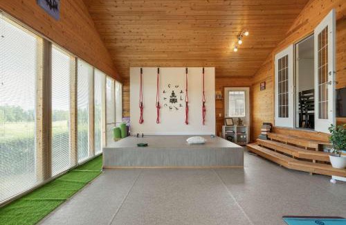 Northwest Calgary House | NEW! Enjoy Yoga Classes! Private 2 BR Suite w Netflix & Banff Pass! Near Championship Golf Course!