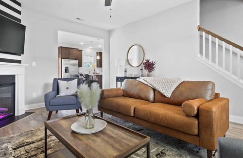 Cape Fear House | NEW~Extended Stay: Insurance, Military, Moves & Corporate Clients