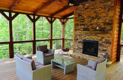 Morganton House | New Exterior- Sleeps 8-Hot Tub-Games Galore-Nature
