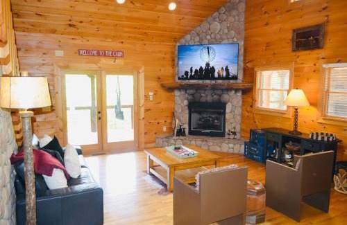 Morganton House | New Exterior- Sleeps 8-Hot Tub-Games Galore-Nature