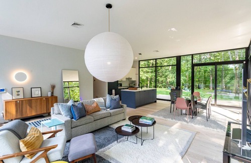 Kerhonkson House | NEW: Fabulous Glass Contemporary in Kerhonkson
