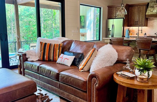 Broken Bow Cabin | New Family/Couples Cabin w/Heated Pool/Sauna/Hot Tub/Firepit/Private/Fireplace