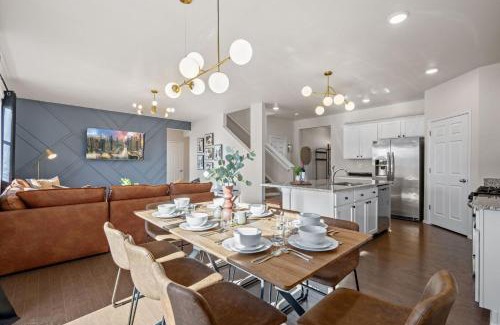 Windsor Villa | NEW! Family-friendly Home with Pool Table, King Beds
