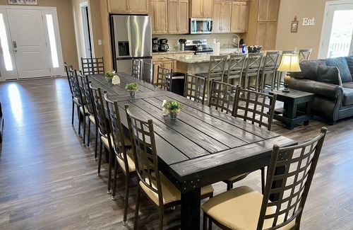 Branson House | NEW 🎸FamilyPlace 🏊‍♀️POOL/WaterFall💦HOTTUB 🔥FIREPIT🎱POOLTABLE⚡EV🎡FUN❤️LUV