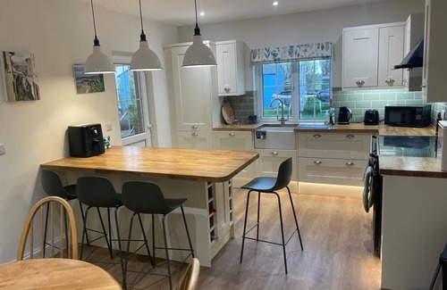 Carew Newton House | NEW Fantastic Pembrokeshire retreat in Carew
