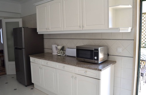 Cascais Apartment | New, full of light, centre of Cascais, 3 bedrooms, 3 toilets, A/C, up to 8 guests