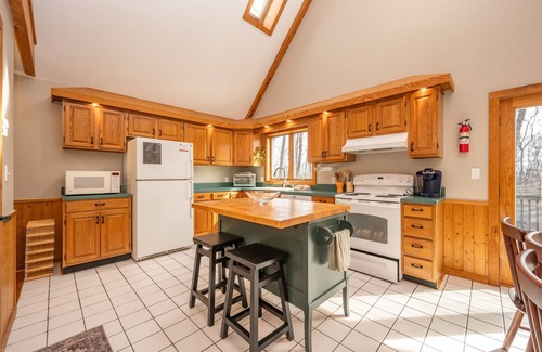 Sky Valley House | New! Get Your Creek On: Lake Access, Fireplace, Grill, Fire Pit!