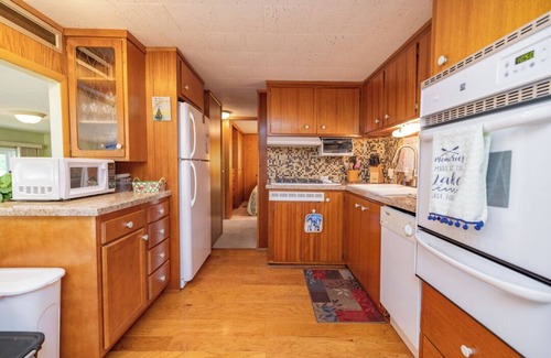 Wise House | New! Great Dock, Kayak, Pet-Friendly, Views