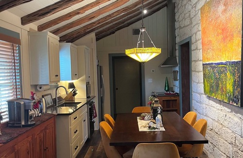 Salado House | NEW! Historic Guest Home on Main - Heart of Town