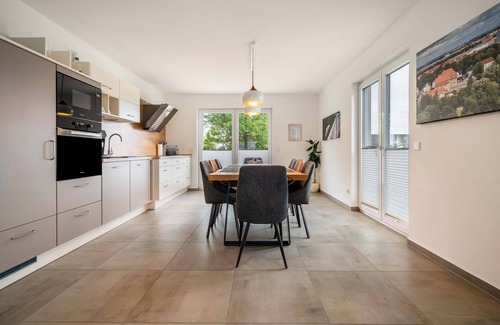 Gross Nemerow House | NEW Holiday Home 'Ferienhaus Seeglück2 Am Tollensesee' with Lake View, Private Terrace and Wi-Fi