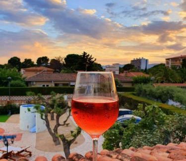 Cambrils House | New holiday house "Casa miAlina" with private pool, 300m to beach