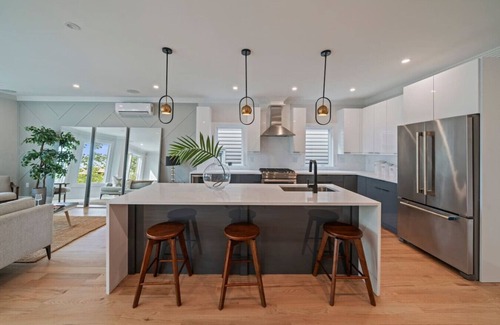The Heights House | New Home - Huge 2000sqft 3 BR Duplex With Backyard