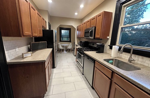 Walnut Hills House | New Home Listing, Very Experienced Host