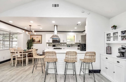 Clodine House | NEW Houston Pool House