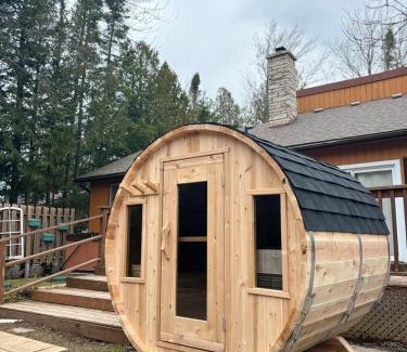 Sauble Beach House | New In Sauble W Sauna & Hot Tub