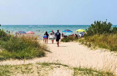 Sauble Beach House | New In Sauble W Sauna & Hot Tub