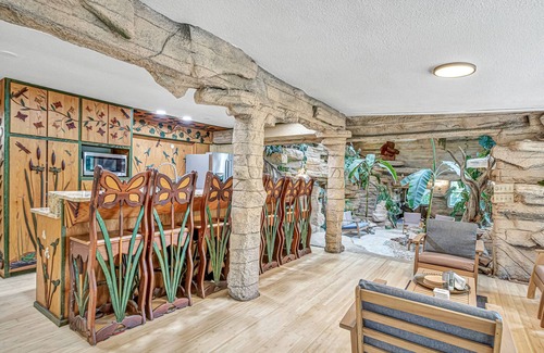 Waukesha House | NEW! Indoor Pool, Private Lake, Large Group Unique Getaway,