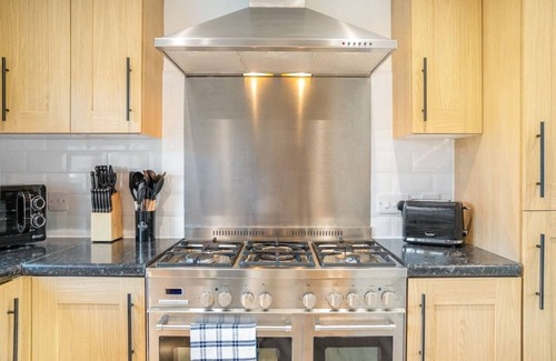 Ferryhill House | NEW Insula Cottage 3br FREE Wifi