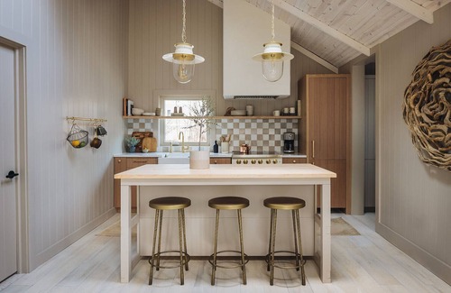 Union Pier House | NEW! Juniper Presents: The Ivy - A 1BD/1 BA Townie Cottage, Walk to Beach