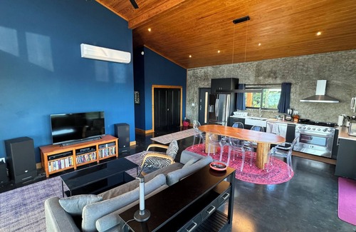 Rolleville House | NEW! Kite Beach House. Two minute walk to one of Exuma's best beaches!