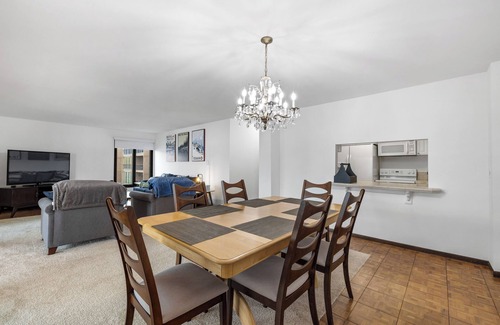 McCall Condo | New* Lake Time - Crystal Beach - Lakefront - Beach - Seasonal Pool