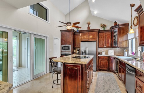 Walden on Lake Conroe House | NEW! Lakefront Retreat with Private Pool, Hot Tub and Dock