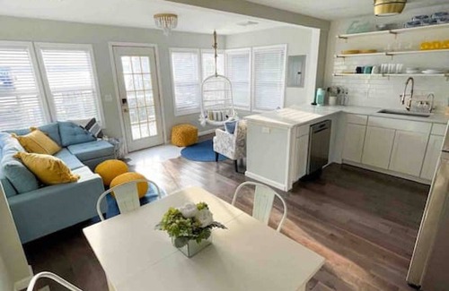 Saratoga Springs Cottage | New lakeside cottage mins to Racetrack & downtown